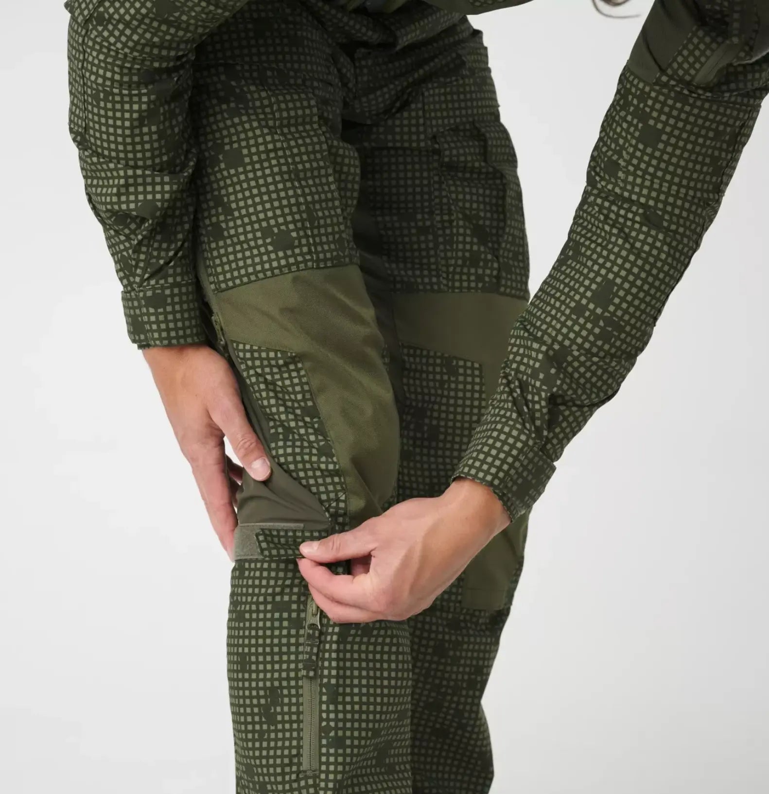 Pantaloni tactici MCDU Helikon-Tex® Desert Night Camo WARZONESHOP