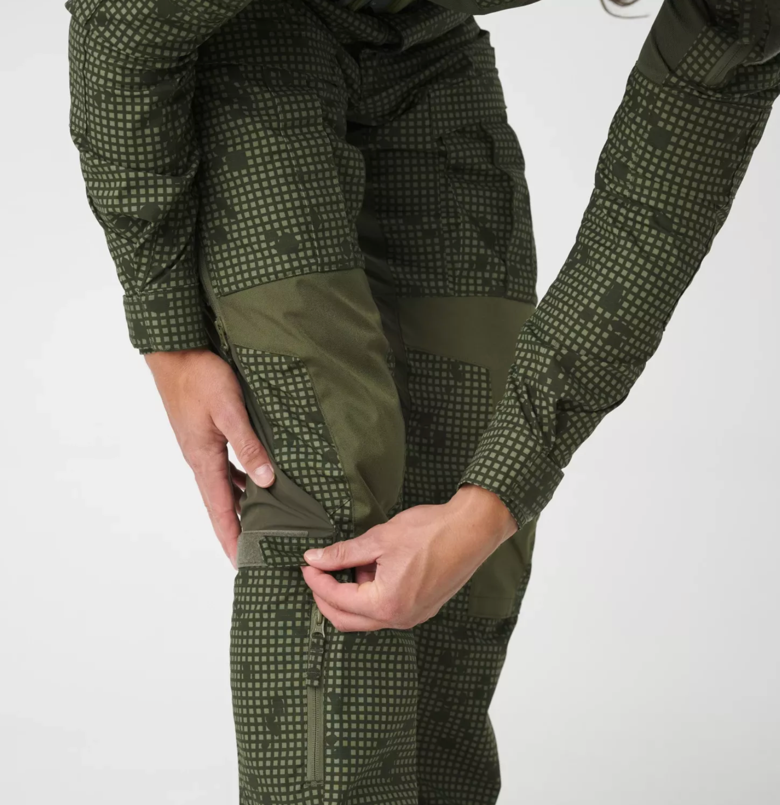 Pantaloni tactici MCDU Helikon-Tex® Desert Night Camo WARZONESHOP