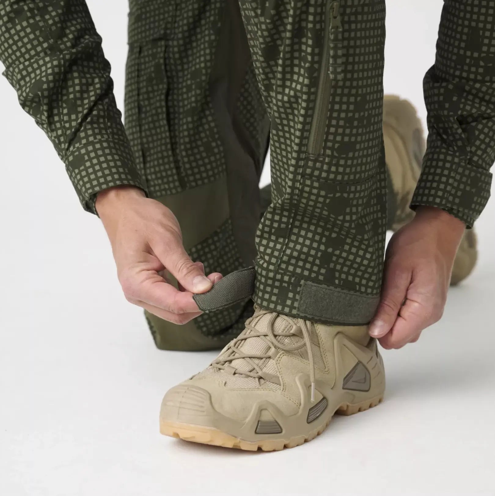 Pantaloni tactici MCDU Helikon-Tex® Desert Night Camo WARZONESHOP