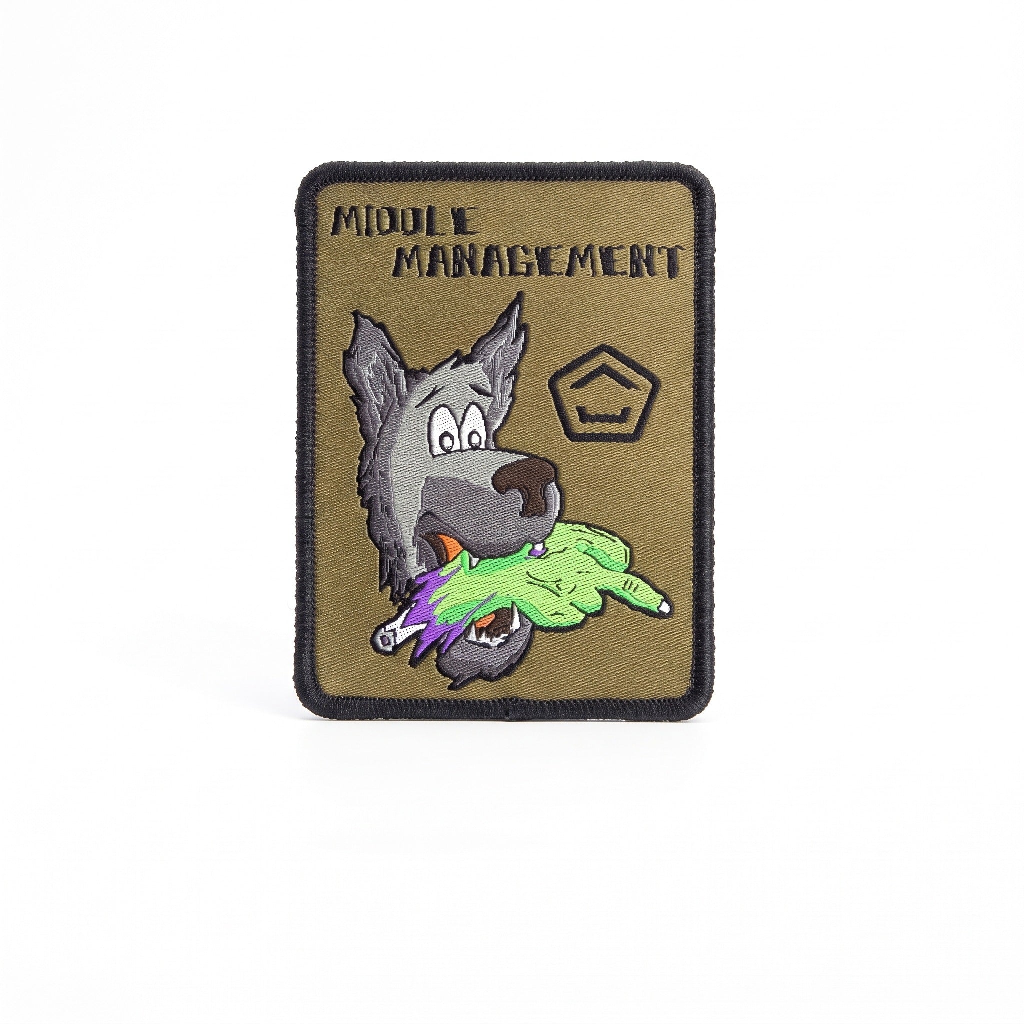Patch Middle Management Pentagon pe fundal alb