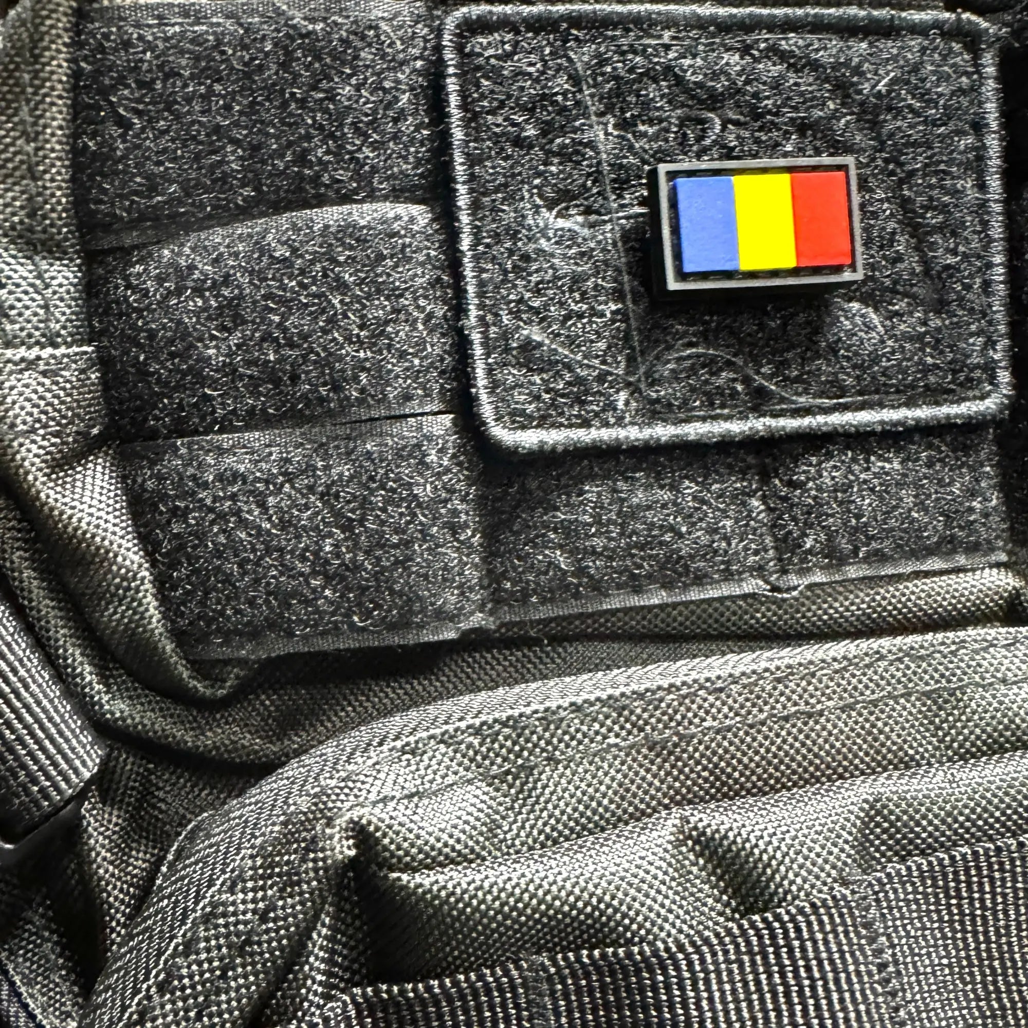 Set 2 patch-uri PVC Drapel Romania 2.5 x 1.5 cm cu prindere velcro hook & loop WARZONESHOP