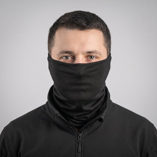 Bandana multifunctionala lightweight M-TAC NEGRU purtată ca mască peste nas și gură
