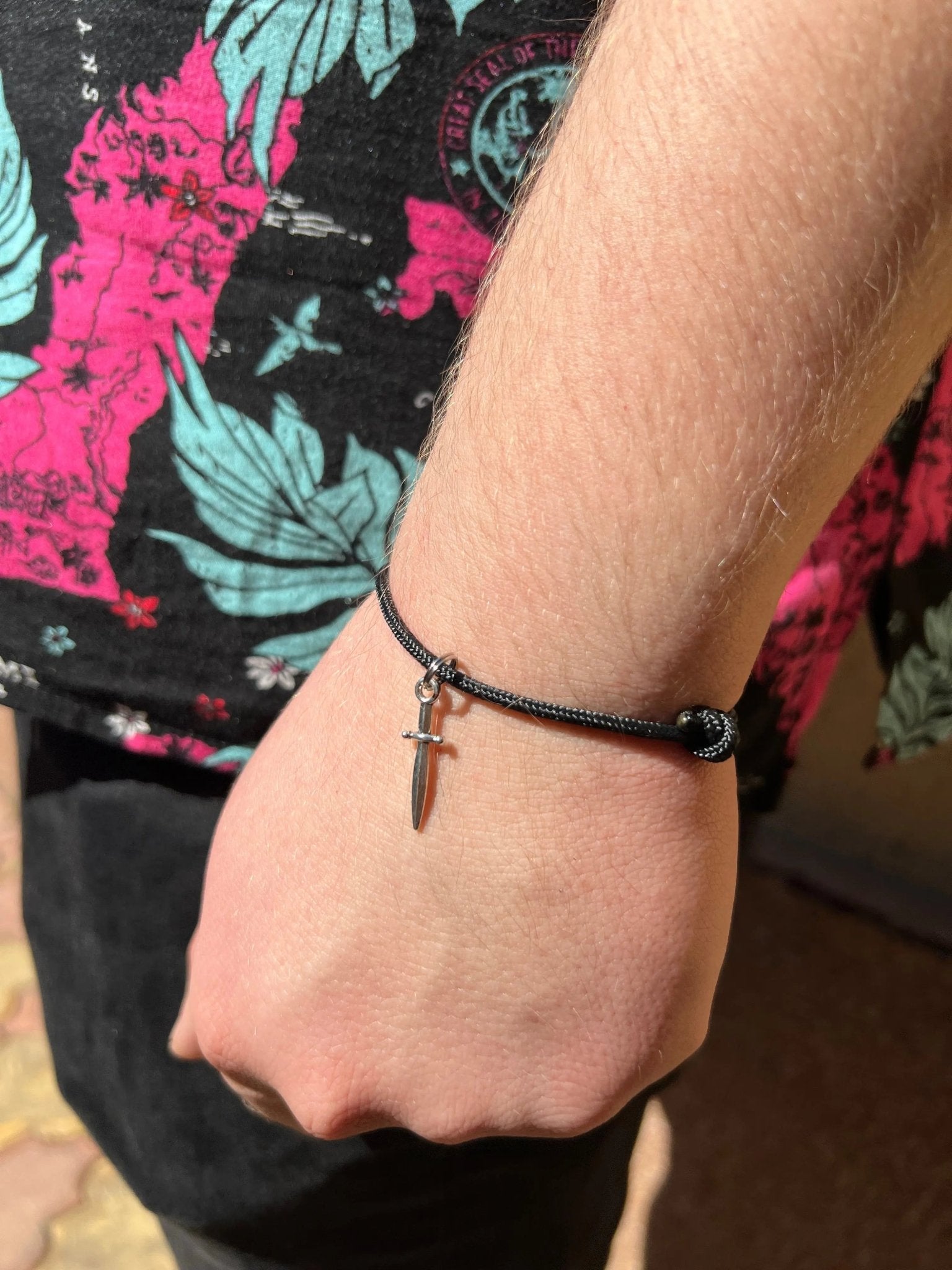 Bratara Paracord Spectrum Pumnal Argintiu | Echipament tactic WARGEAR