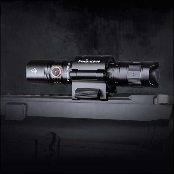 Lanterna Tactica Fenix PD35 V3.0 – 1700 Lumeni – Luminus SFT40, IP68, Doua Butoane | WARGEAR RO