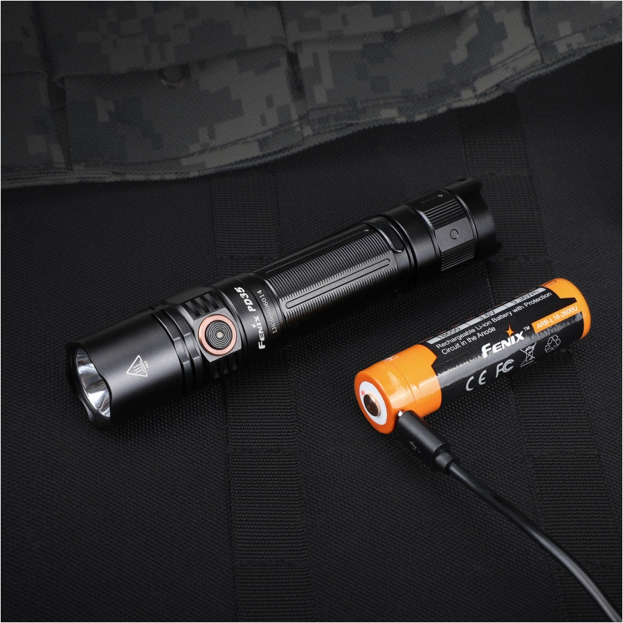 Lanterna Tactica Fenix PD35 V3.0 – 1700 Lumeni – Luminus SFT40, IP68, Doua Butoane | WARGEAR RO