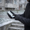 Manusi tactice de iarna Soft Shell Thinsulate M-TAC NEGRU purtate, degete tactile pe telefon