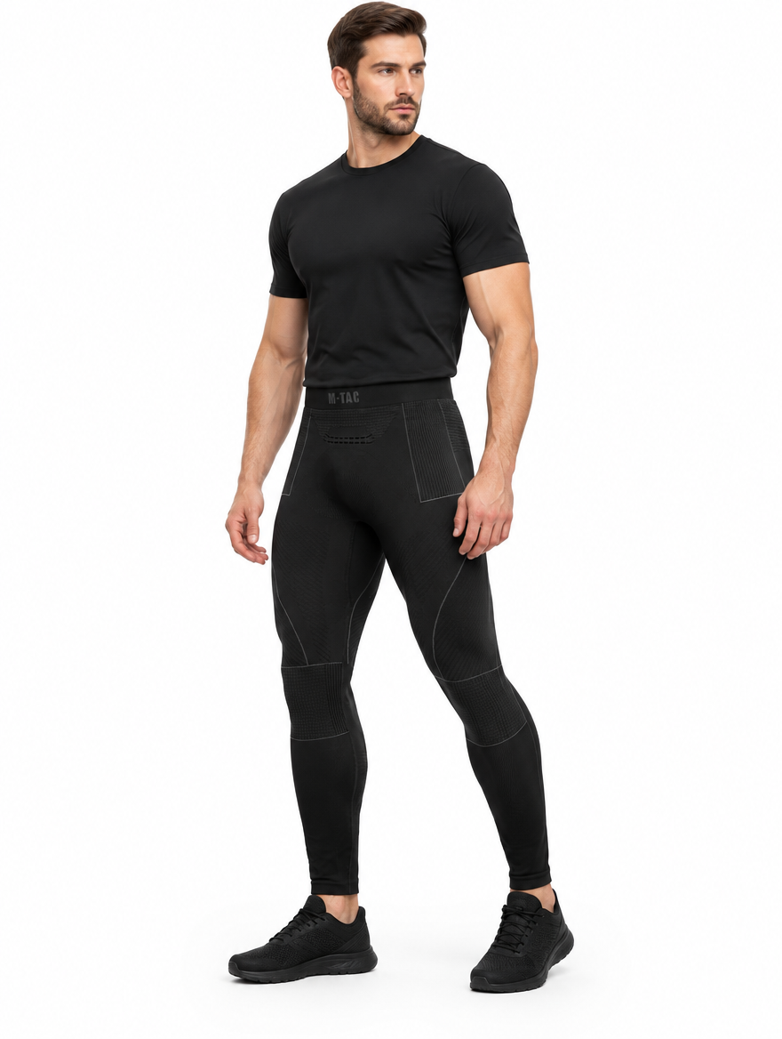 Pantaloni termoactivi cu compresie M-Tac purtati