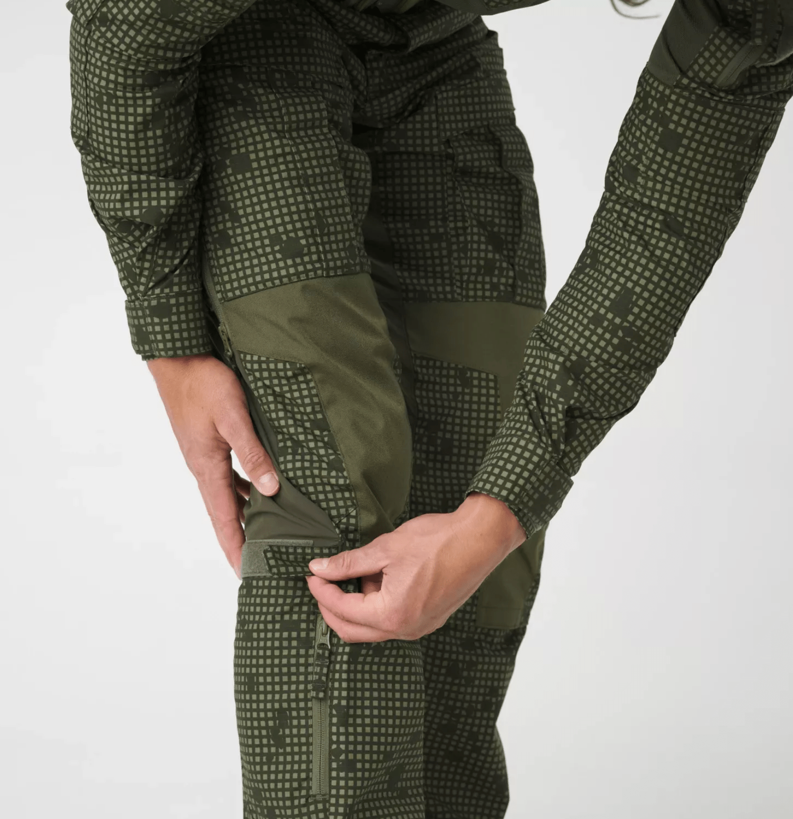 Pantaloni tactici MCDU Helikon - Tex® Desert Night Camo | Echipament tactic WARGEAR