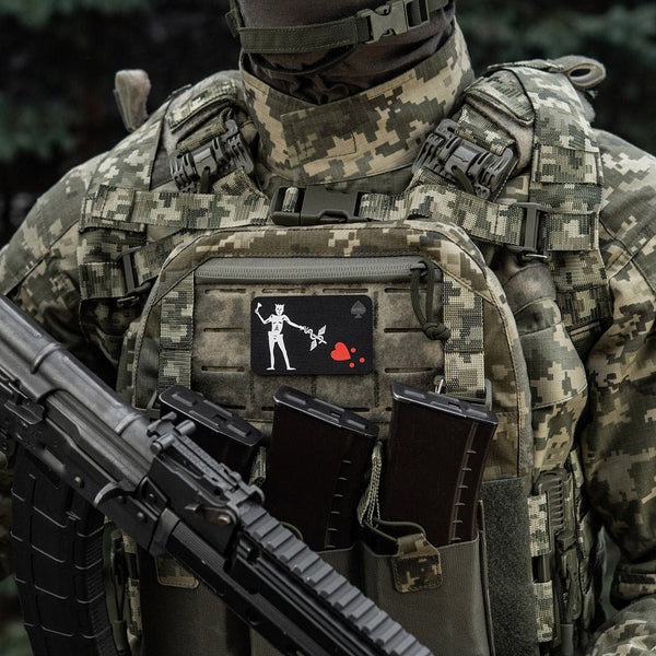 Patch Velcro M - TAC Blackbeard Medic | Echipament tactic WARGEAR