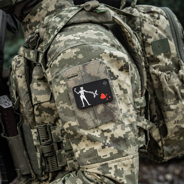 Patch Velcro M - TAC Blackbeard Medic | Echipament tactic WARGEAR