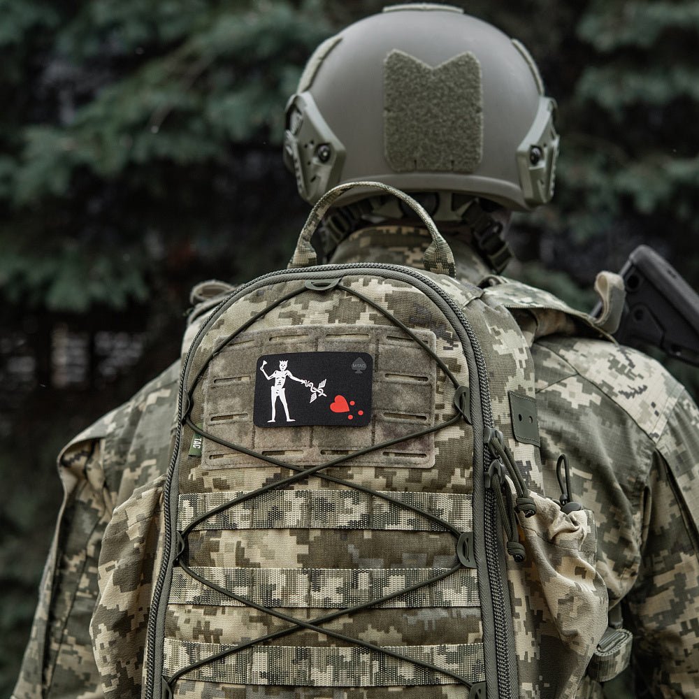 Patch Velcro M - TAC Blackbeard Medic | Echipament tactic WARGEAR