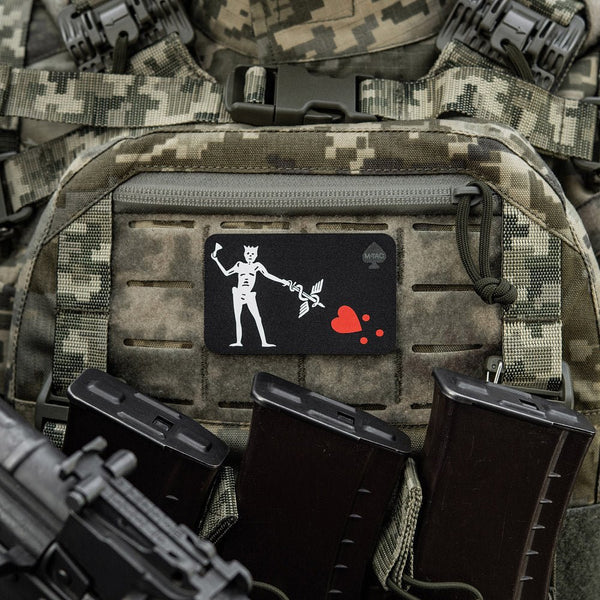 Patch Velcro M - TAC Blackbeard Medic | Echipament tactic WARGEAR
